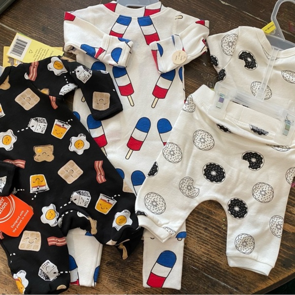 PREEMIE foodie set! Long and short sleeve, so many thotful details- zoom in 👀